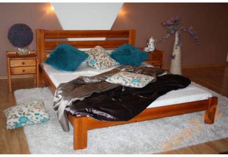 Postel z masivu KARIN + rošt ZDARMA